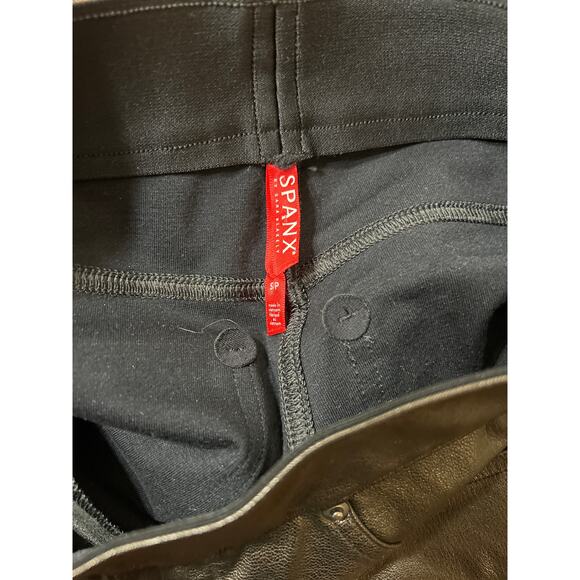Spanx Faux Leather Like Ankle Skinny Pants Size Small Pull On Black *with slit* - Picture 9 of 10